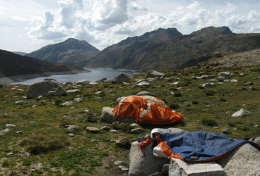 Ден 33 - Езеро Естан де Ланос, oстана време да изсушим и палатката от обилната роса.